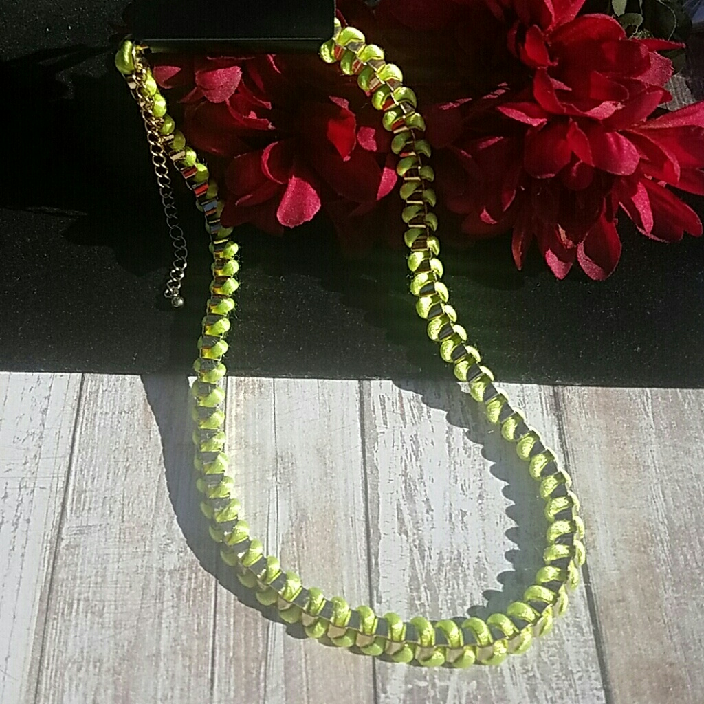 N633 Funky & Fun Florescent Yellow & Gold Necklace